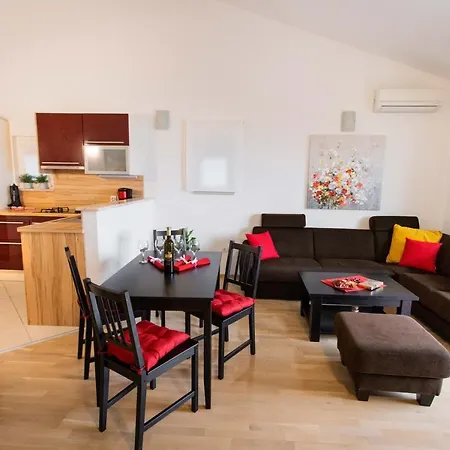Five Apartman Brela